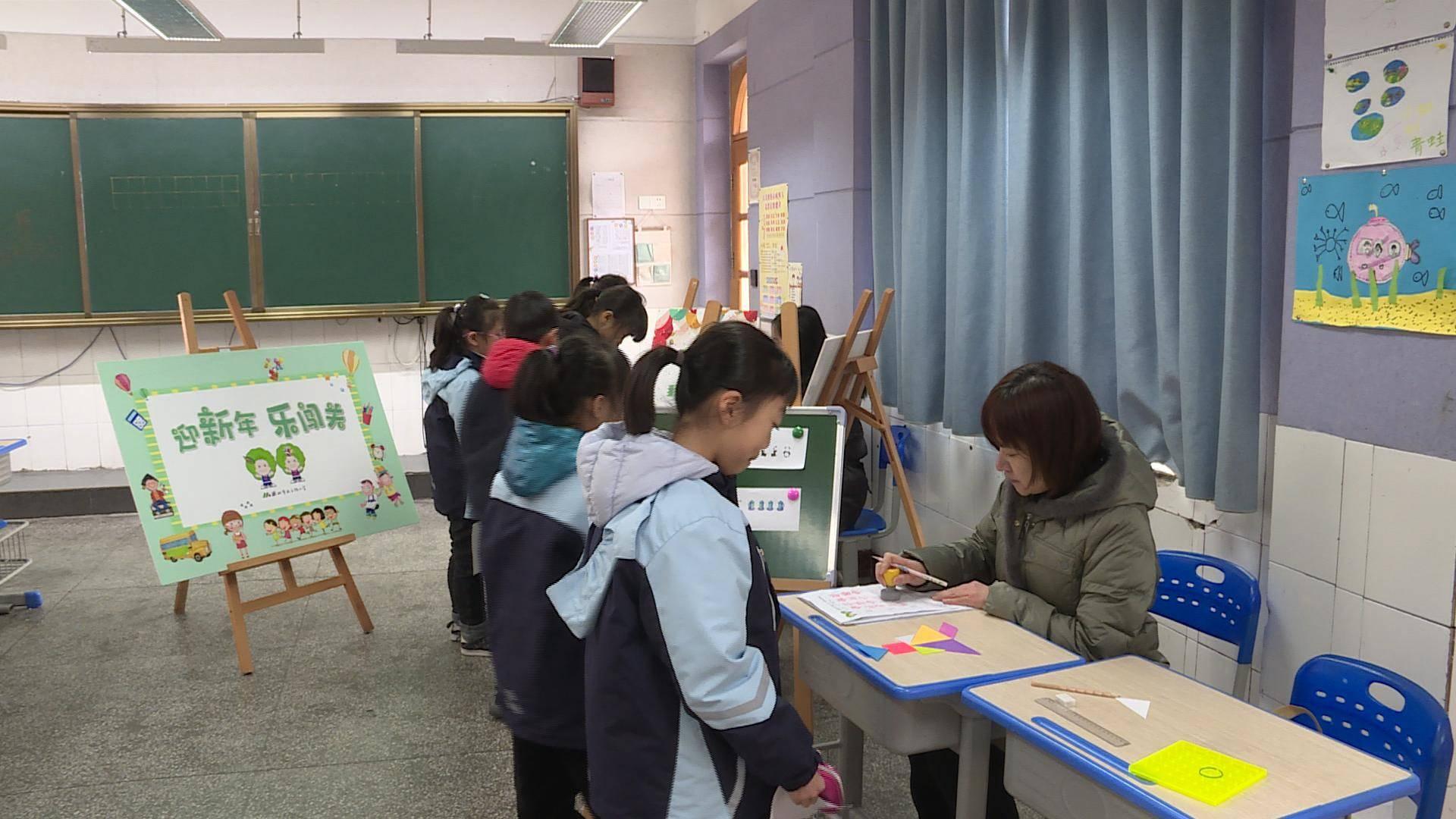 探索闯关游戏界面，设计、体验与挑战