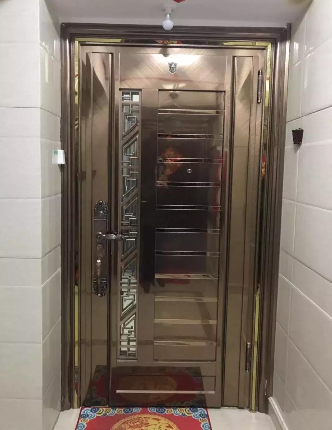 不锈钢玻璃门效果图，现代建筑的优雅与实用融合