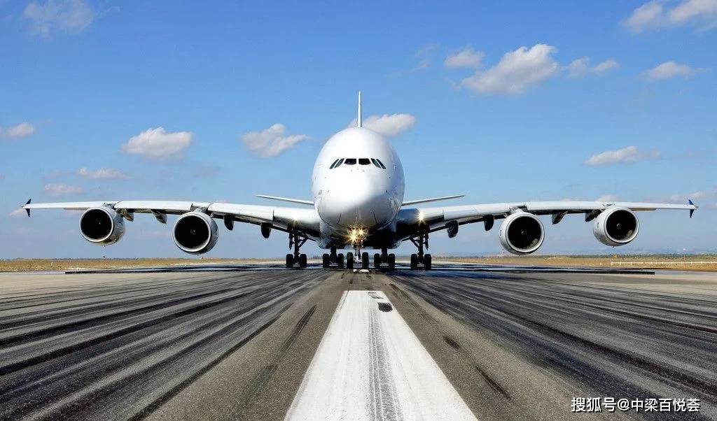 运八飞机与伞兵战车，空中与地面的完美结合