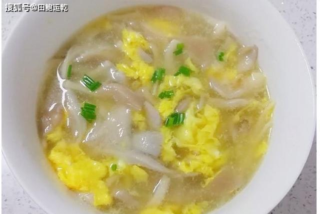 豌豆蛋花汤，一道家常美味汤品的做法