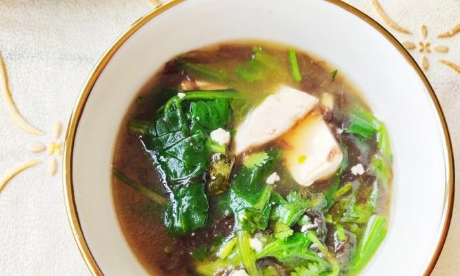 紫菜豆腐蛋花汤，一道美味与健康并存的汤品